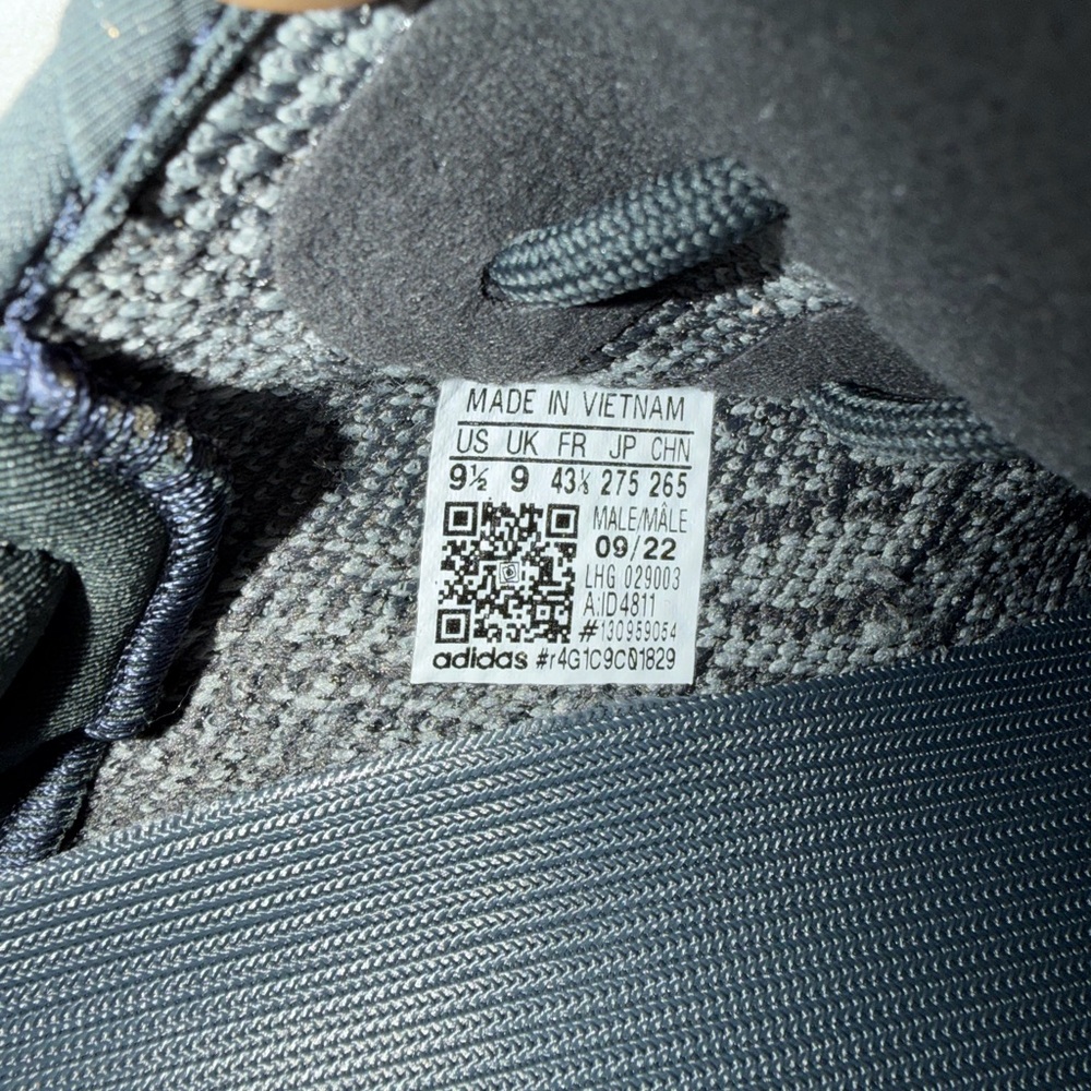 Yeezy Boost 350 v2 Slate and Black size 9.5 - Picture 4 of 7